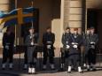 Unfall am Stockholmer Schloss: Soldat rammt sich bei Sturz Bajonett in Kopf