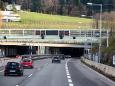 Bis zu 200 Personen evakuiert: Auto gerät in österreichischem Tunnel in Brand