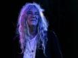 Sorge um die "Godmother of Punk": Patti Smith bricht auf der Bühne zusammen