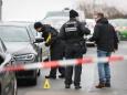 Täter auf der Flucht: Mann in Bayern bei Messerattacke lebensgefährlich verletzt