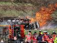 Flammeninferno bei Karlsruhe: Drei Tote bei Kollision von Stadtbahn mit Tanklaster