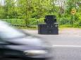 11.700 Euro Bußgeld, 25 Punkte: Polizei schnappt Frau nach mehr als 100 Tempoverstößen