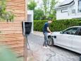 Hunderte Euro Stromkosten sparen: So können Elektroautos zur Geldquelle werden