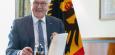 Frank-Walter Steinmeier unterzeichnet Grundgesetzänderung für Finanzpaket