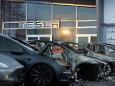 Verbindung zu Welt-Protesttag?: Sieben Teslas gehen in Verden in Flammen auf
