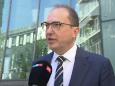 Zurückweisungen trotz Asylgesuch: Dobrindt will Asylpolitik "vom Kopf auf die Füße stellen"