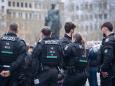 AfD-Mitglieder im Staatsdienst: Hessen und Bayern wollen ihre Polizisten überprüfen