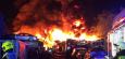Großbrand in Oldenburg: Explosionen und Hunderte Autos in Flammen