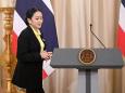 Schwere Krise nach Telefonat: Thailands Regierungschefin Paetongtarn Shinawatra will mit Entschuldigung Koalition retten
