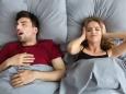 Schnarchen, röcheln, herumwälzen: Wenn die Nachtruhe durch den Partner gestört wird