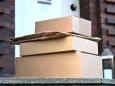 Passanten müssen eingreifen: 80-Jähriger verfolgt Paketbotin und wird handgreiflich