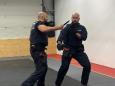 Training unter Echtbedingungen: So wehrt sich die Polizei bei Messerangriffen