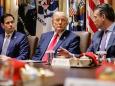 Hegseth droht mit Krieg-Neustart: Trump beharrt bei Iran-Deal auf Einhaltung 