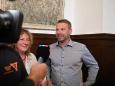 Hoffmann obsiegt: CDU-Kandidat gewinnt OB-Wahl in Aue gegen Rechtsextremen