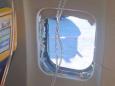 Mann ragte mit dem Kopf heraus: Ryanair präsentiert mutmaßliche Ursache für zerstörtes Kabinenfenster