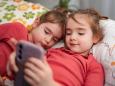 Geplante Regeln für Social Media: EU-Kommission will KI-Chatbots aus Jugend-Accounts aussperren