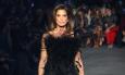 Stvorila pomutnju na Gucci reviji: Cindy Crawford u 60-oj ponovno prošetala modnom pistom