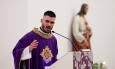 Mladi svećenik izazvao buru: 'To je sotonsko maslo!'