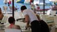 Sezona je ispraznila kafiće na kontinentu: 'Konobara nema, uveo sam rad u jednoj smjeni'