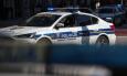 Kaos u Stobreču: Razbijao kafić, vikao da će sve pobiti pa krenuo i na policajce