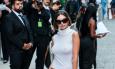Emily Ratajkowski privukla sve poglede u prozirnoj dolčeviti bez grudnjaka i hlačama niskog struka