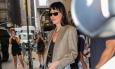 Dakota Johnson ne skida ove cipele, a sada ih nosi u najpoželjnijoj boji jeseni