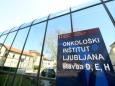 Na Onkološkem inštitutu uspešno opravili prvo robotsko asistirano operacijo