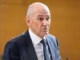 Pred nastopom nove vlade odstopili tudi državni sekretarki na finančnem ministrstvu