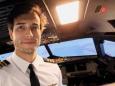 Pilot skočil iz letala in 22-letno študentko letenja pustil samo