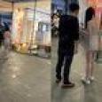 คนเหลียวมองคอแทบหัก สาวแต่งชุดเปรี้ยวจี๊ดมาเดินห้างกับแฟน ยิ่งดูใกล้ๆ ใจจะวาย