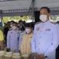 นายกฯ นำทำบุญตักบาตรถวายเป็นพระราชกุศล 